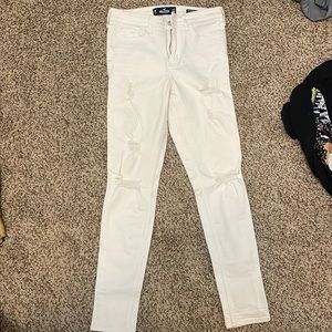 Size 5 Hollister Distressed High-Rise Super Skinny Jeans
